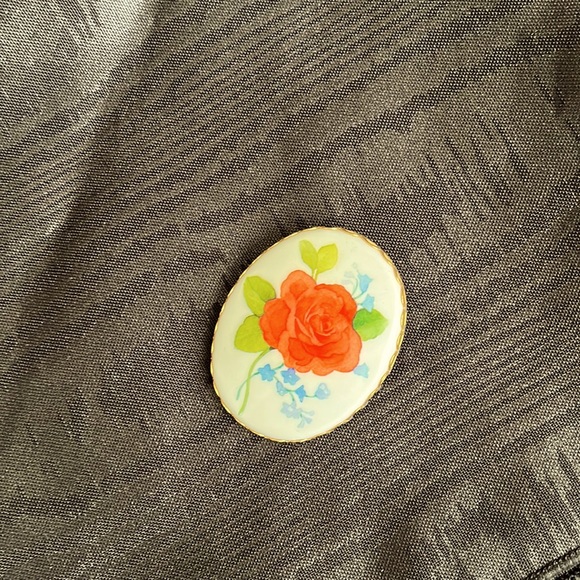 Vintage Hallmark pin/ pendent - Picture 1 of 3